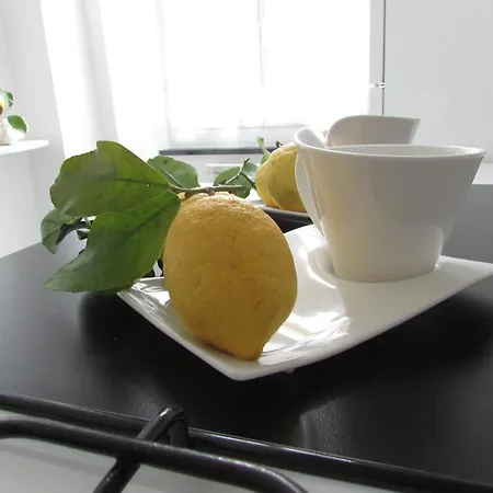 Lemon House *